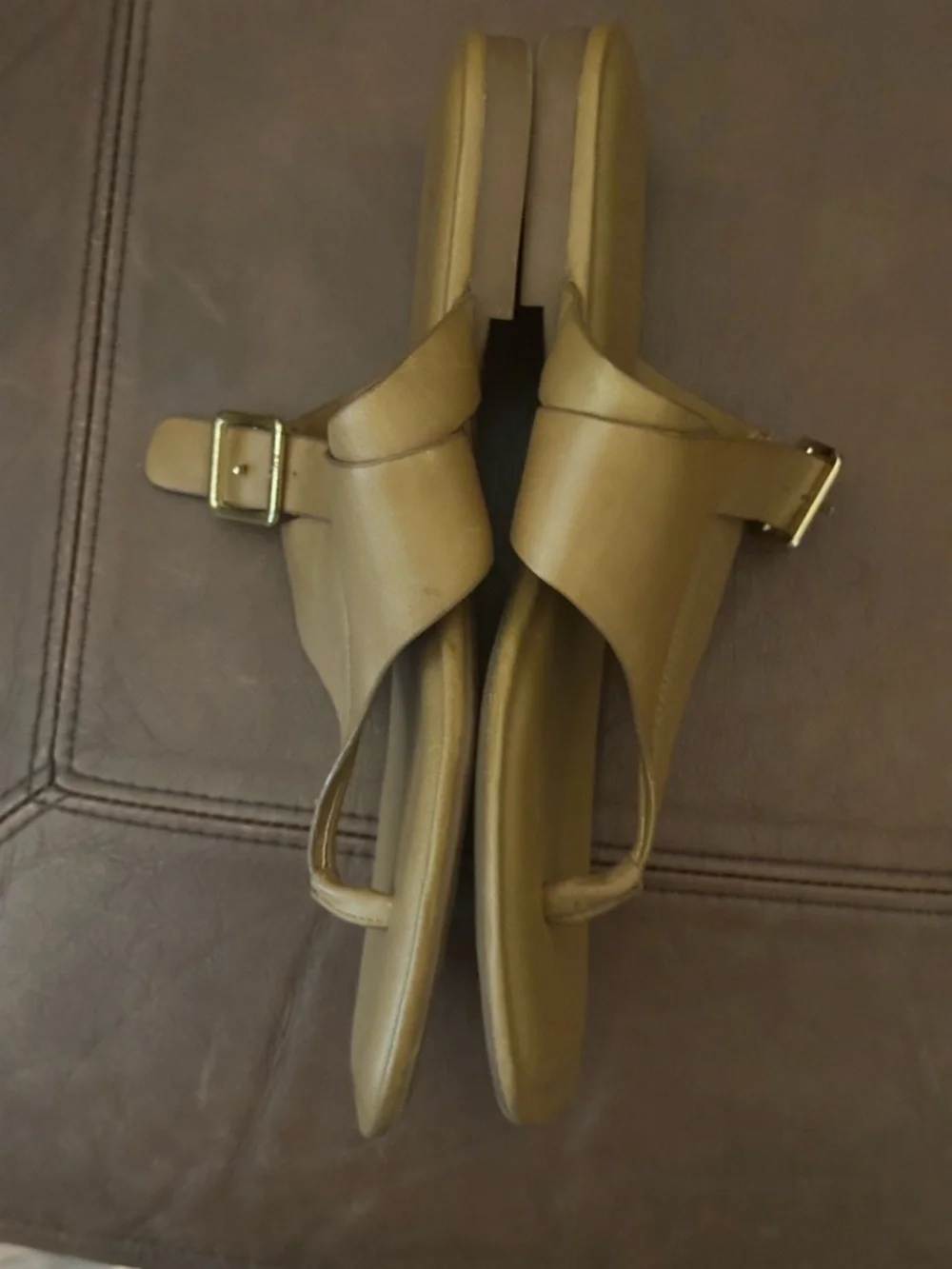 Caslon | Tan Buckle Toe-Post Sandals - Women’s 9 - Picture 4 of 11